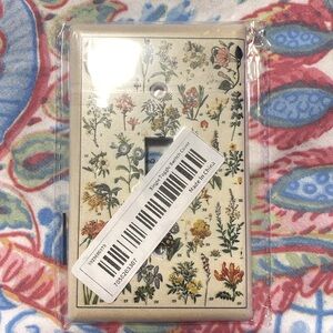 Brand New OUTLET COVER FLOWERS BOHO